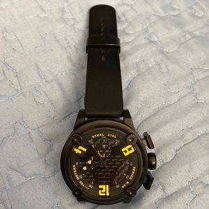 Sold out! Black Chronograph W/Yellow 7104 - Welder K28 wrist watch